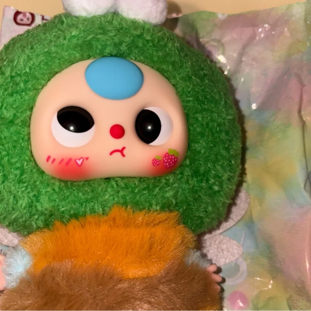 Confirmed baby three V1‎ elves with bag and card